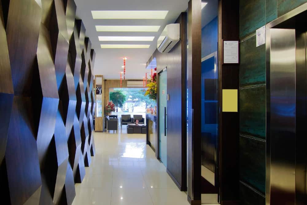 8 Days Boutique Hotel @ Mount Austin JB