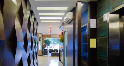 8 Days Boutique Hotel @ Mount Austin JB