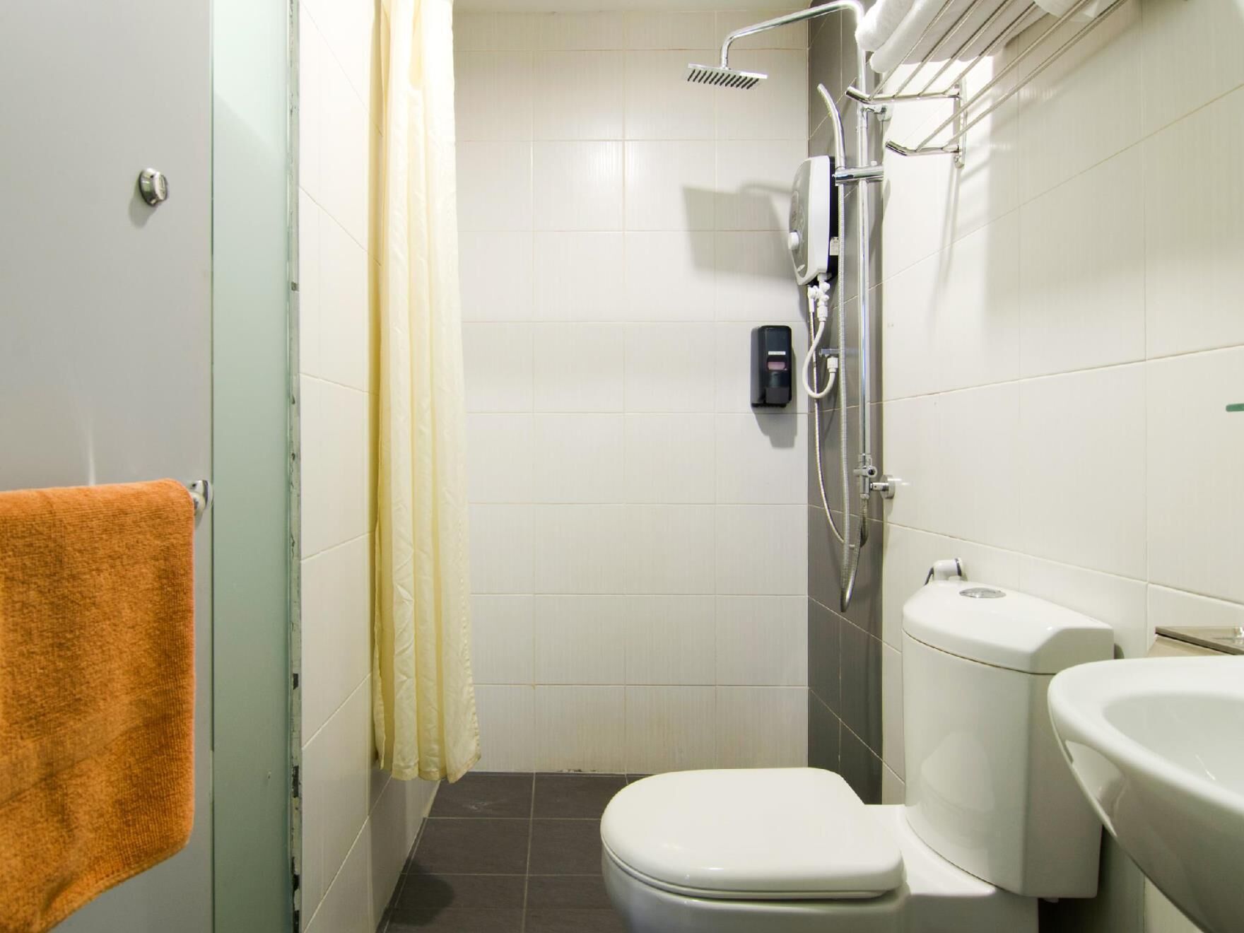 shower, free toiletries, hair dryer, slippers