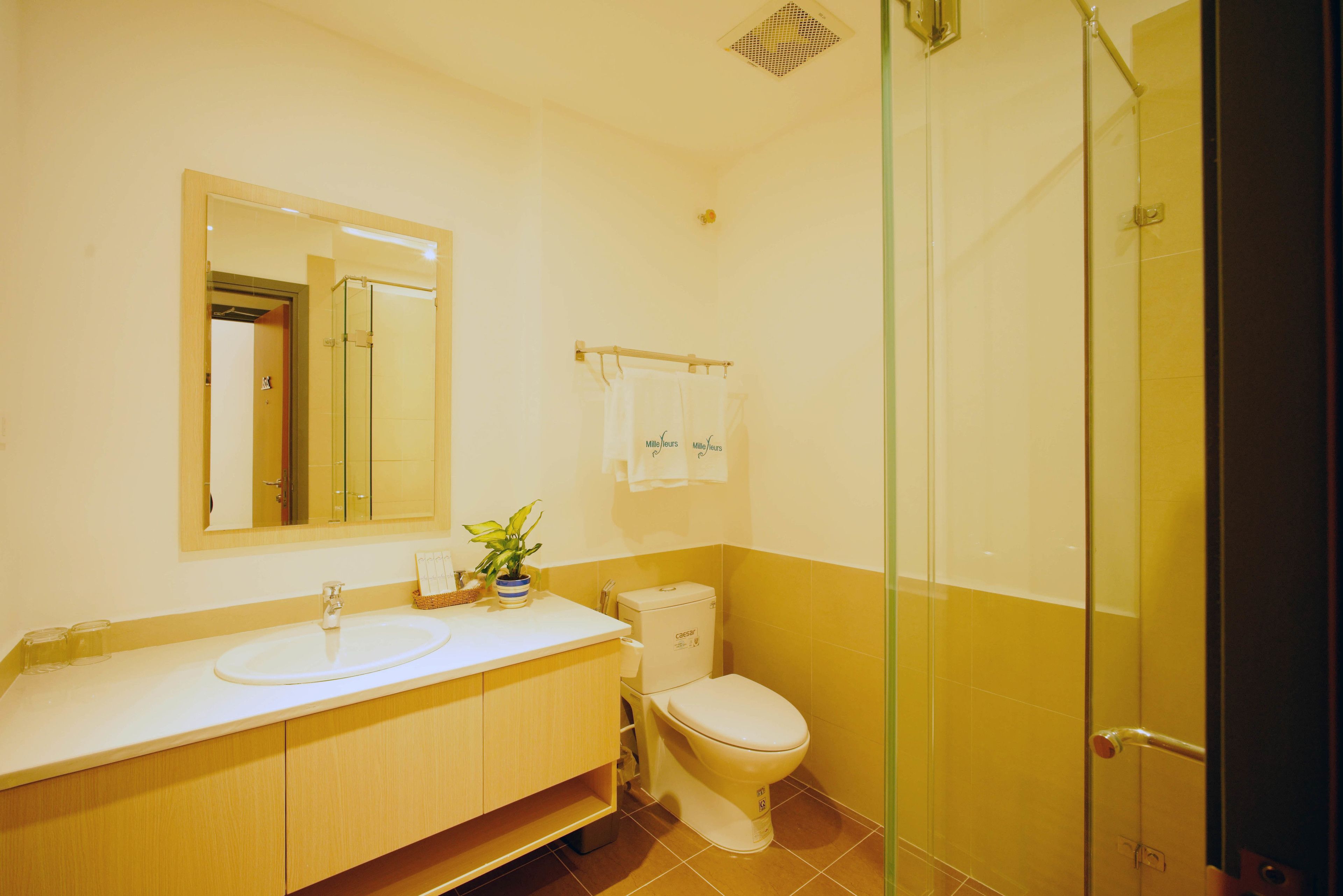 double room | bathroom | shower, free toiletries, hair dryer, slippers