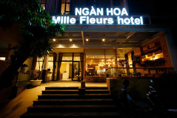 Front of property – evening/night - Mille Fleurs Hotel (Da Lat)
