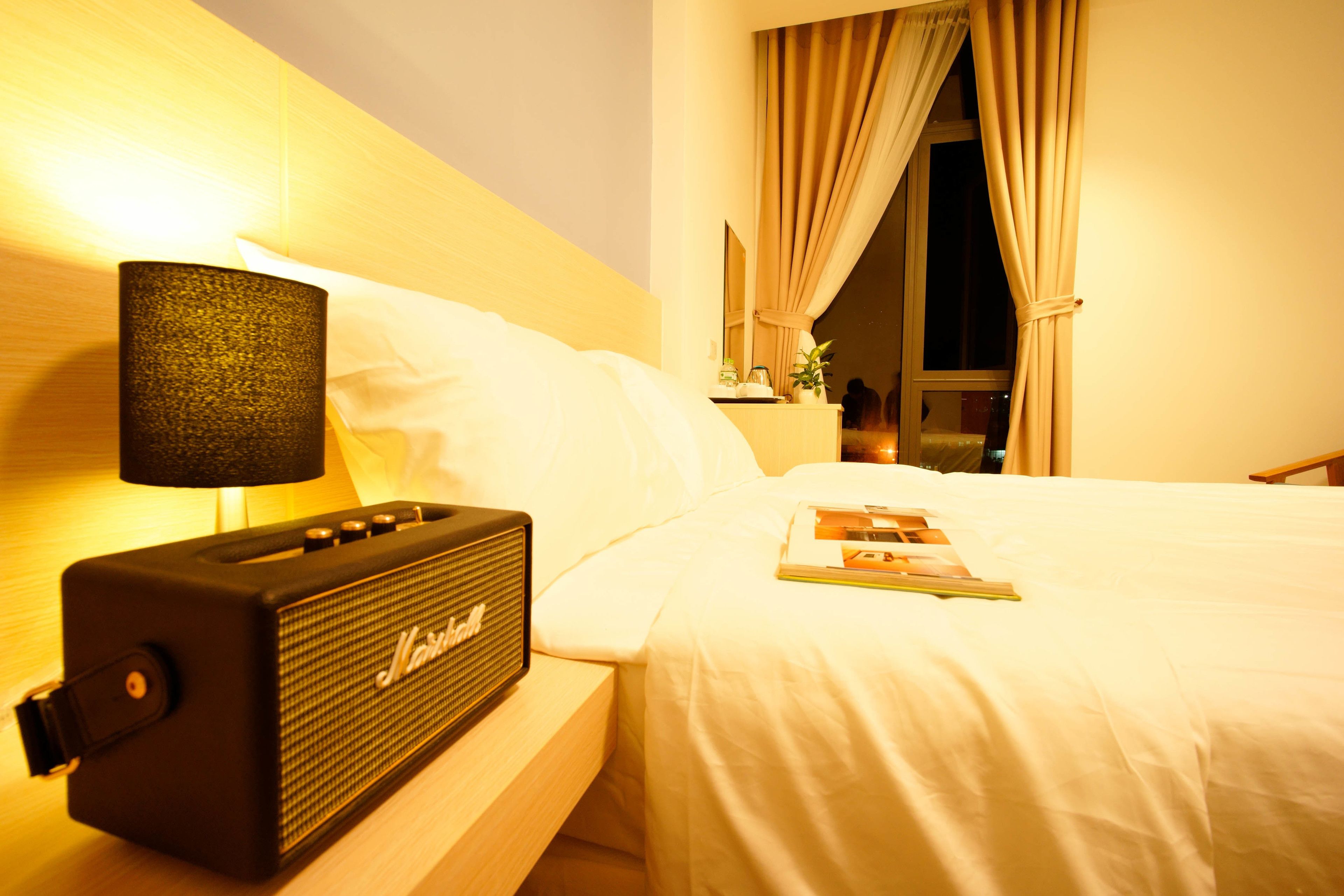 single room | 1 bedroom, minibar, in-room safe, desk