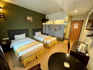 Deluxe Twin Bed Room