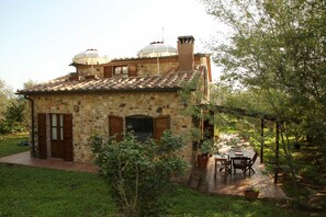 Appartement Confort, 2 chambres, cuisine, vue jardin | Vue de la chambre