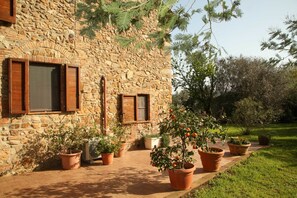 Appartement Confort, 2 chambres, cuisine, vue jardin | Vue de la chambre