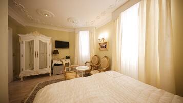 Chambre Deluxe Double ou avec lits jumeaux | Literie de qualité supérieure, couette en duvet d'oie, minibar