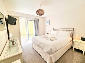 The Beach House, 2 Bedroom Apartment, 2 Bathrooms (dog friendly) | 特色装修、特色家居、熨斗/熨衣板、免费 WiFi