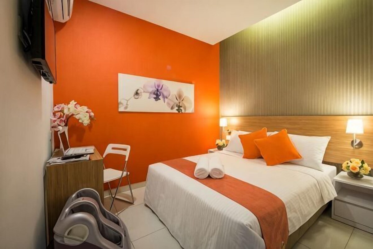 โต๊ะทำงาน, เตารีด/โต๊ะรีดผ้า, Wi-Fi ฟรี, ผ้าปูที่นอน