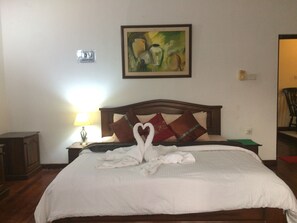 1 habitación, ropa de cama de alta calidad, minibar y escritorio