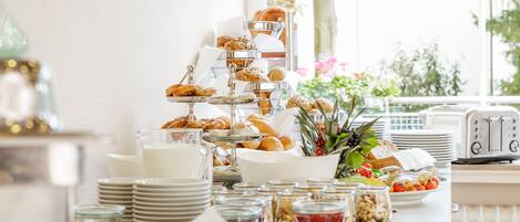 Daily buffet breakfast (EUR 20 per person)