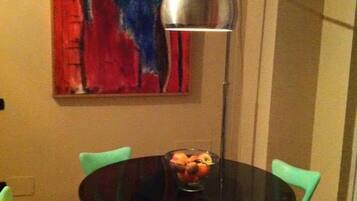 Living area | Flat-screen TV