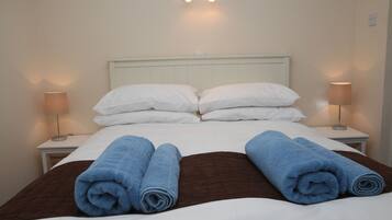 Cottage, 2 Bedrooms | 2 bedrooms, iron/ironing board, free WiFi, bed sheets