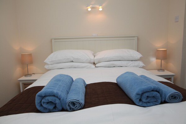 2 bedrooms, iron/ironing board, free WiFi, bed sheets - Harbour Cottage (Stromness)