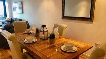 Apartment, 2 Bedrooms, 2 Bathrooms | 2 bedrooms, free WiFi