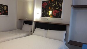 Iron/ironing board, free WiFi, bed sheets - Glenfield Lodge Guest House (Leicester)
