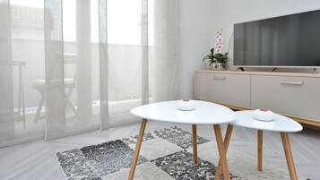 Leilighet – superior, balkong, hageutsikt | 1 soverom, safe på rommet, skrivebord og lydisolert