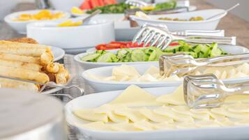 Free daily buffet breakfast