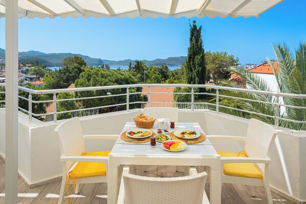 Petit déjeuner buffet compris tous les jours