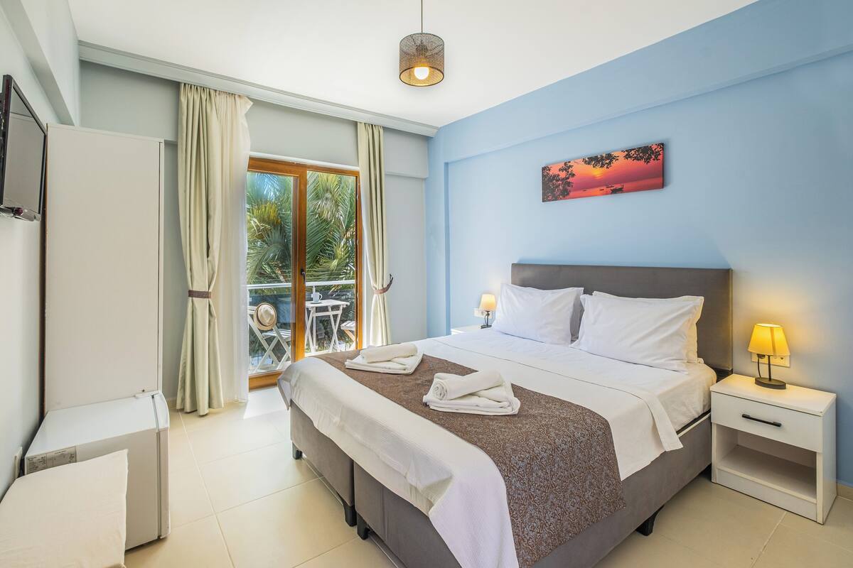 Roupas de cama premium, frigobar, Wi-Fi de cortesia, roupa de cama