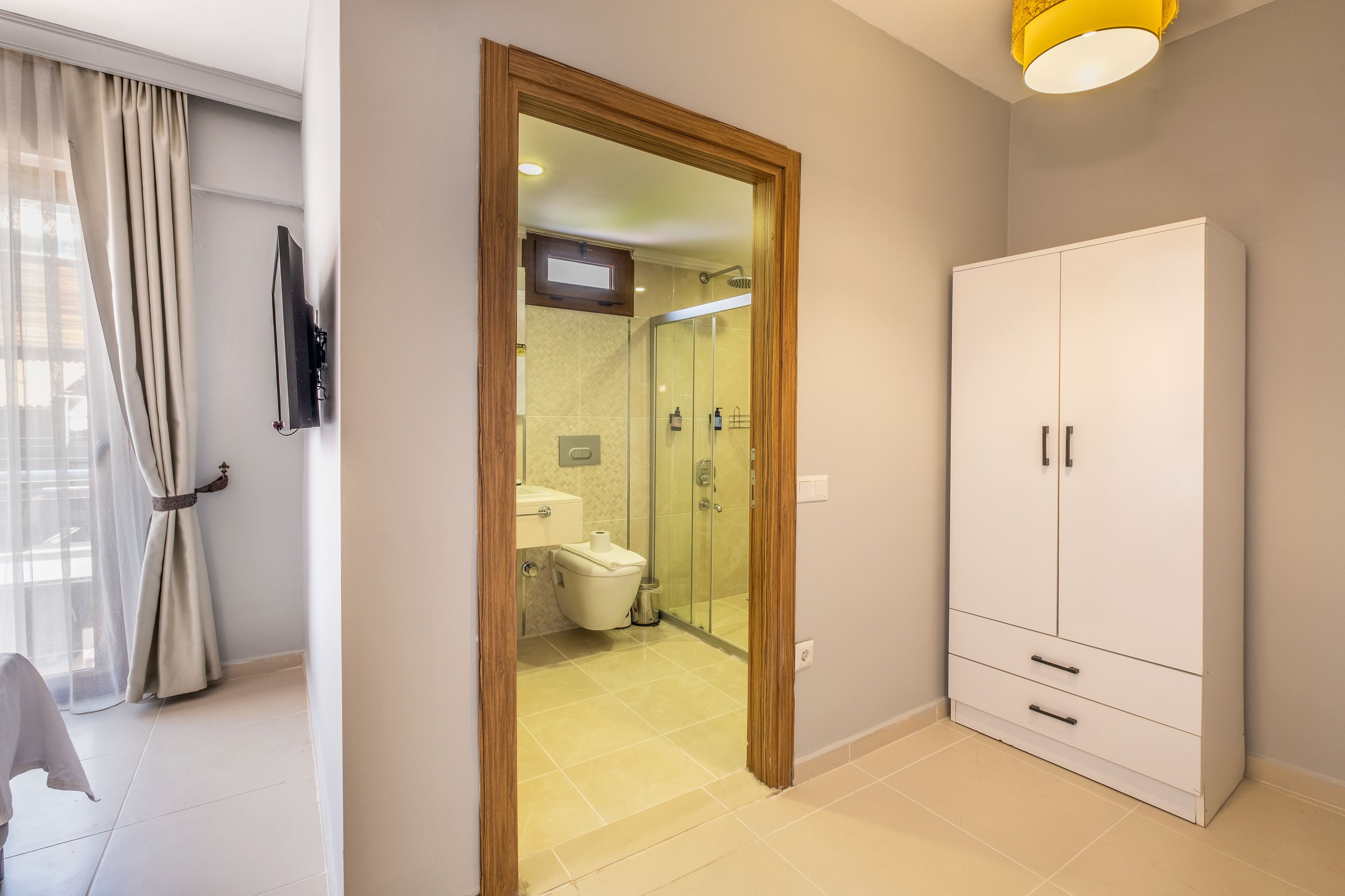 standard twin room | 1 bedroom, minibar, free wifi, bed sheets