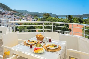 Desayuno buffet incluido todos los días