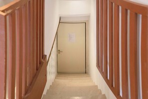 Classic Apartment, City View | Living area | Flat-screen TV - Ca' Marina (Venice)