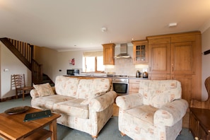 Cottage, 2 Bedrooms, 2 Bathrooms, Garden View (No Dogs) | Living area | Flat-screen TV, fireplace - Green Acres Cottages (Par)