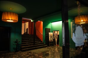 Interior entrance - Hotel Bauernhof - Self Check-In Hotel (Risch)