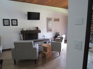 Chalet Romantique, vue montagne, côté jardin | Salle de séjour