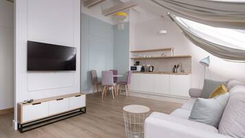 Laptop workspace, soundproofing, iron/ironing board, free WiFi