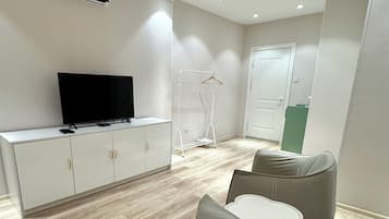 Exclusive Tek Büyük Yataklı Oda | Minibar, masa, güneşlik/perde, ses yalıtımı