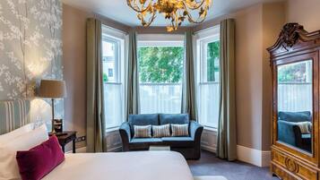 Premium Room | Individually decorated, individually furnished, desk, iron/ironing board