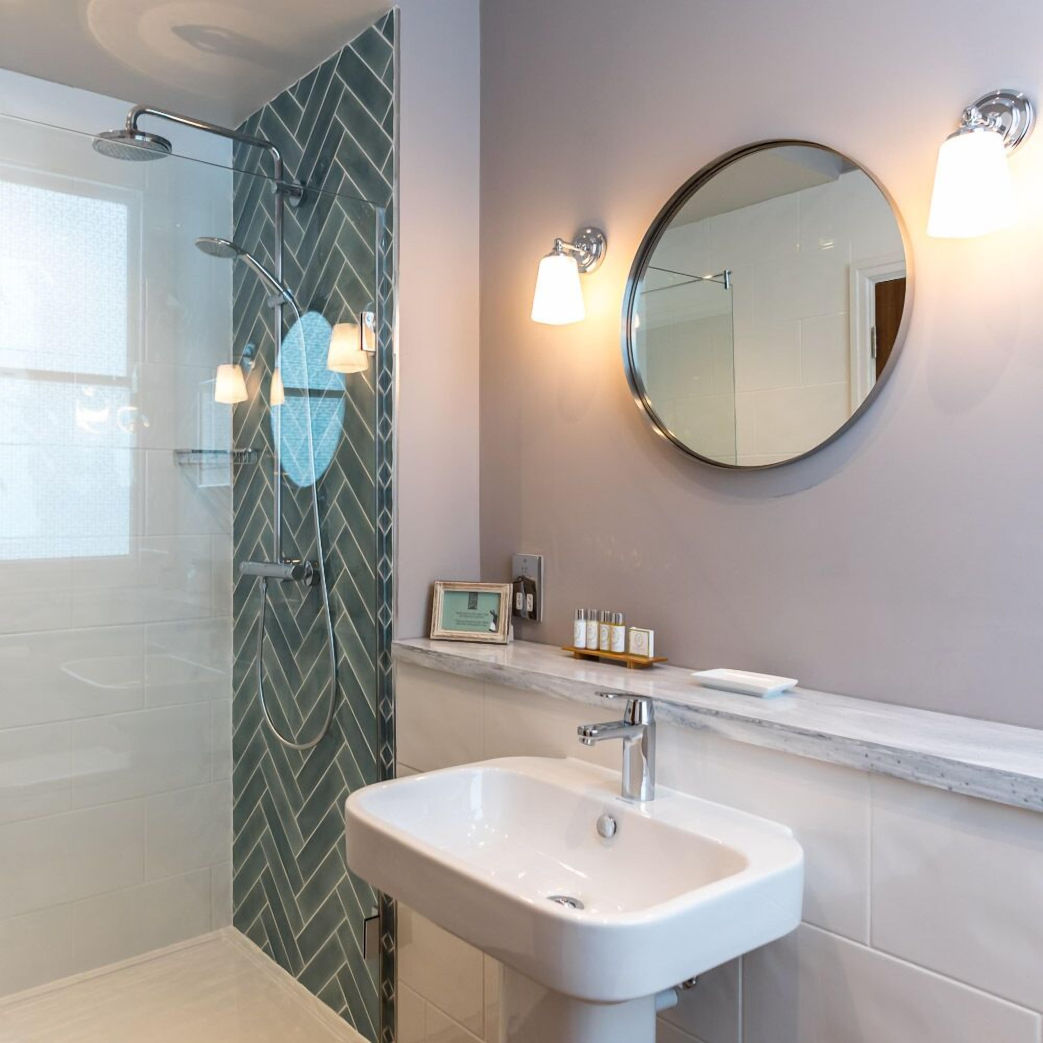 double or twin room | bathroom | free toiletries, hair dryer, towels