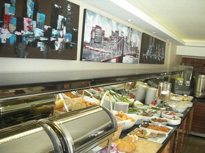 Esmorzar d'estil bufet gratuït 