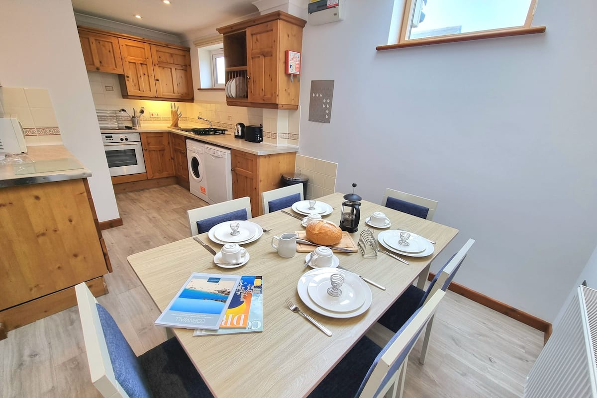 Standard Villa, 2 Bedrooms (dog friendly) | 客室内のダイニングエリア