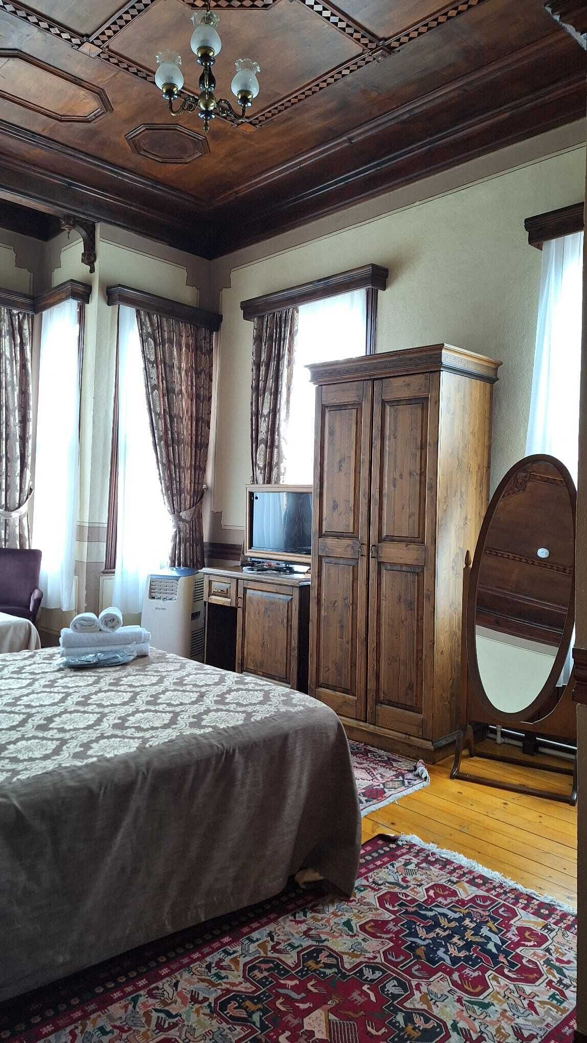 Free minibar items, in-room safe, desk, free WiFi