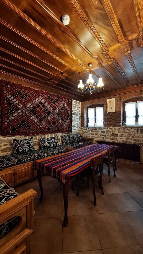 LCD TV - Mihran Hanım Konagi (Edirne)