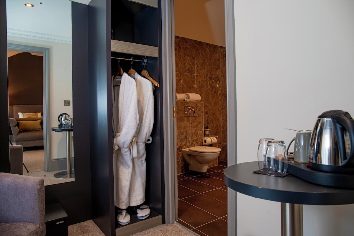 bronte suite | 1 bedroom, free wifi, bed sheets