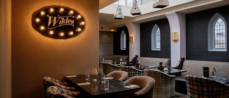 Breakfast, lunch, dinner served; local cuisine