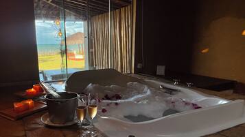 奢華套房, 1 間臥室 | 浴室 | 淋浴設備、提供毛巾