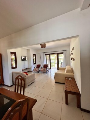 Traditional House, 2 Bedrooms, Ground Floor | Bathroom | Shower, towels - Pousada Spa dos Amores (Touros)