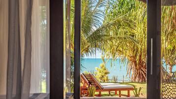 Comfort Bungalow, 1 Bedroom | Minibar, in-room safe, free WiFi, bed sheets