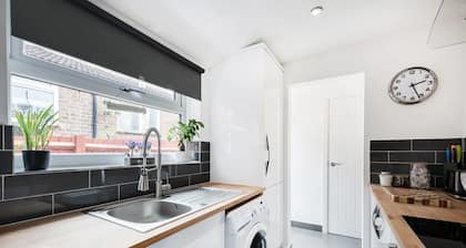 Cambridge House Luton - Inhabit Short Stays