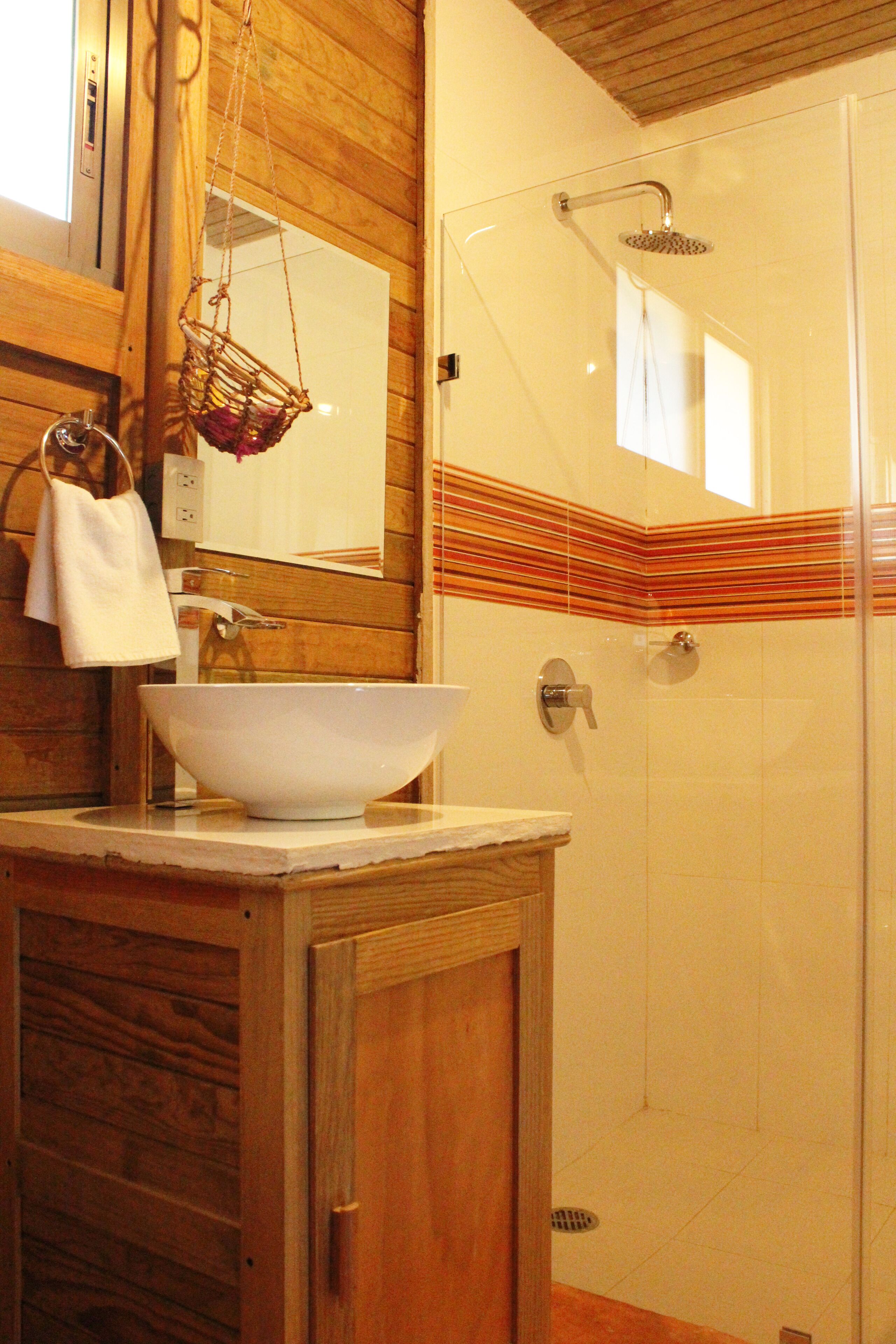 family cabin, multiple beds | bathroom | shower, free toiletries, towels