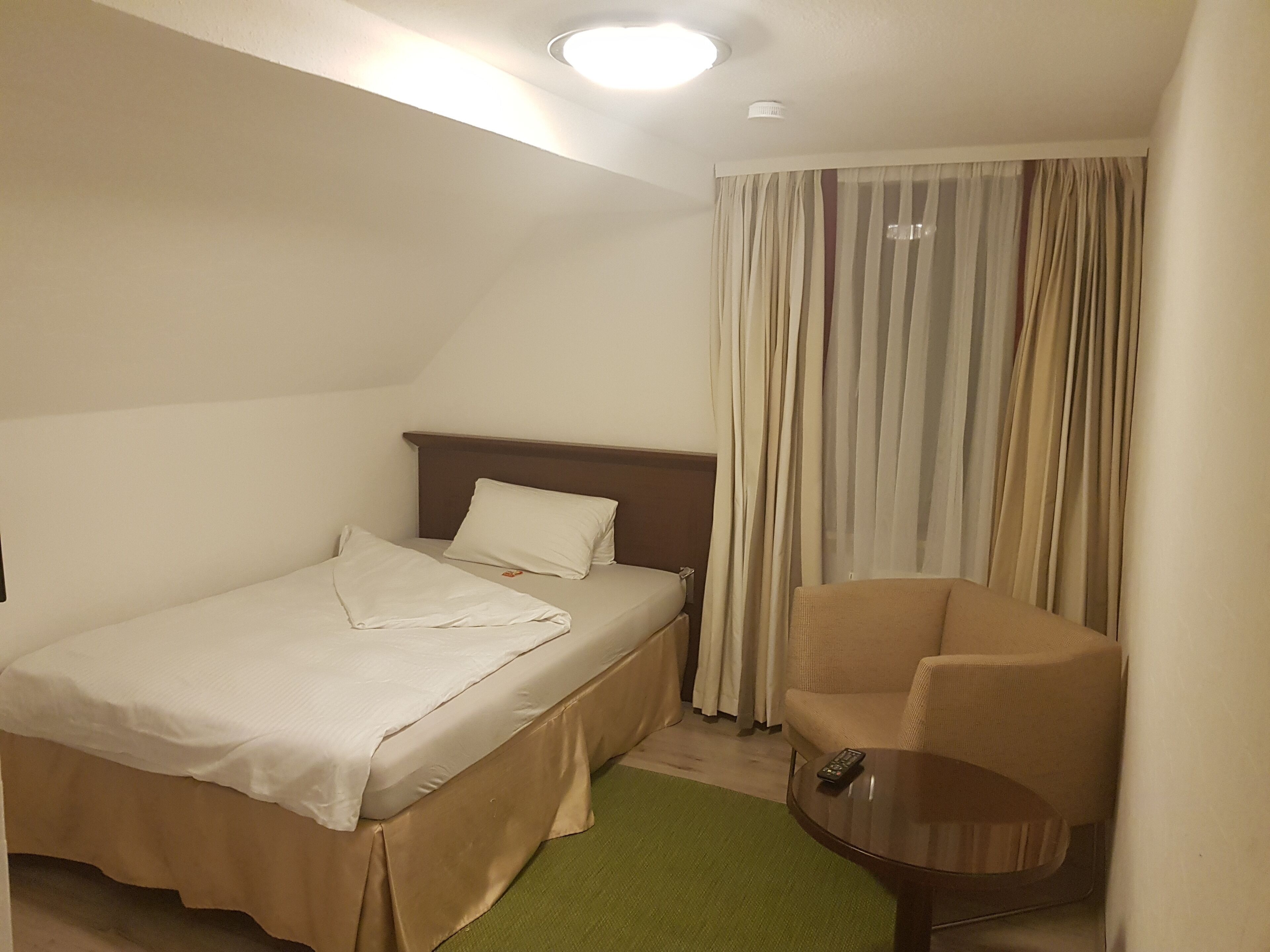 Blackout drapes, cribs/infant beds, free WiFi, bed sheets