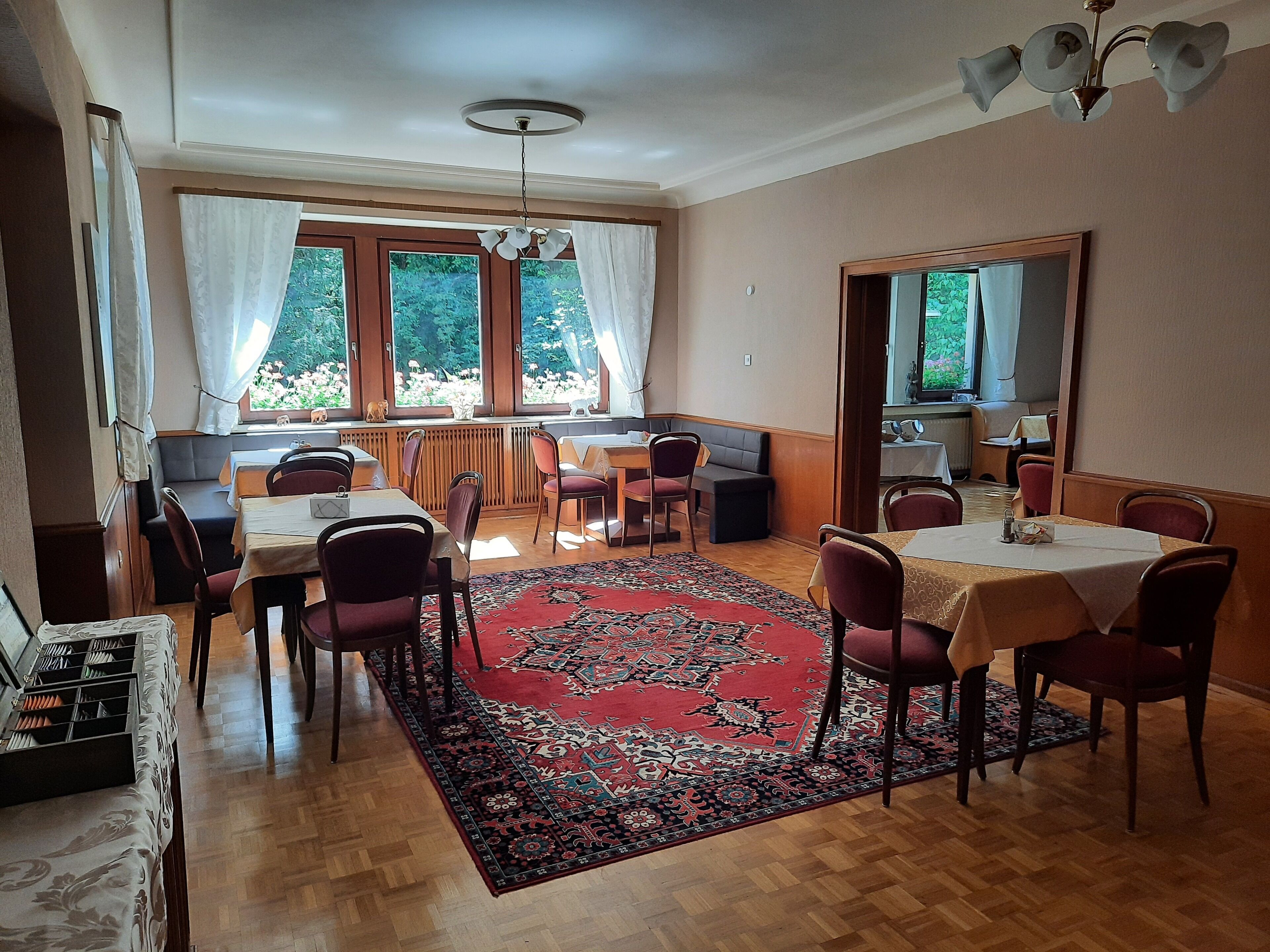 Daily buffet breakfast (EUR 9 per person)