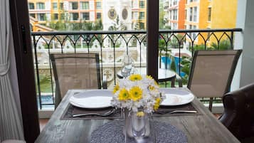 Symphony Family Suite | In-room dining