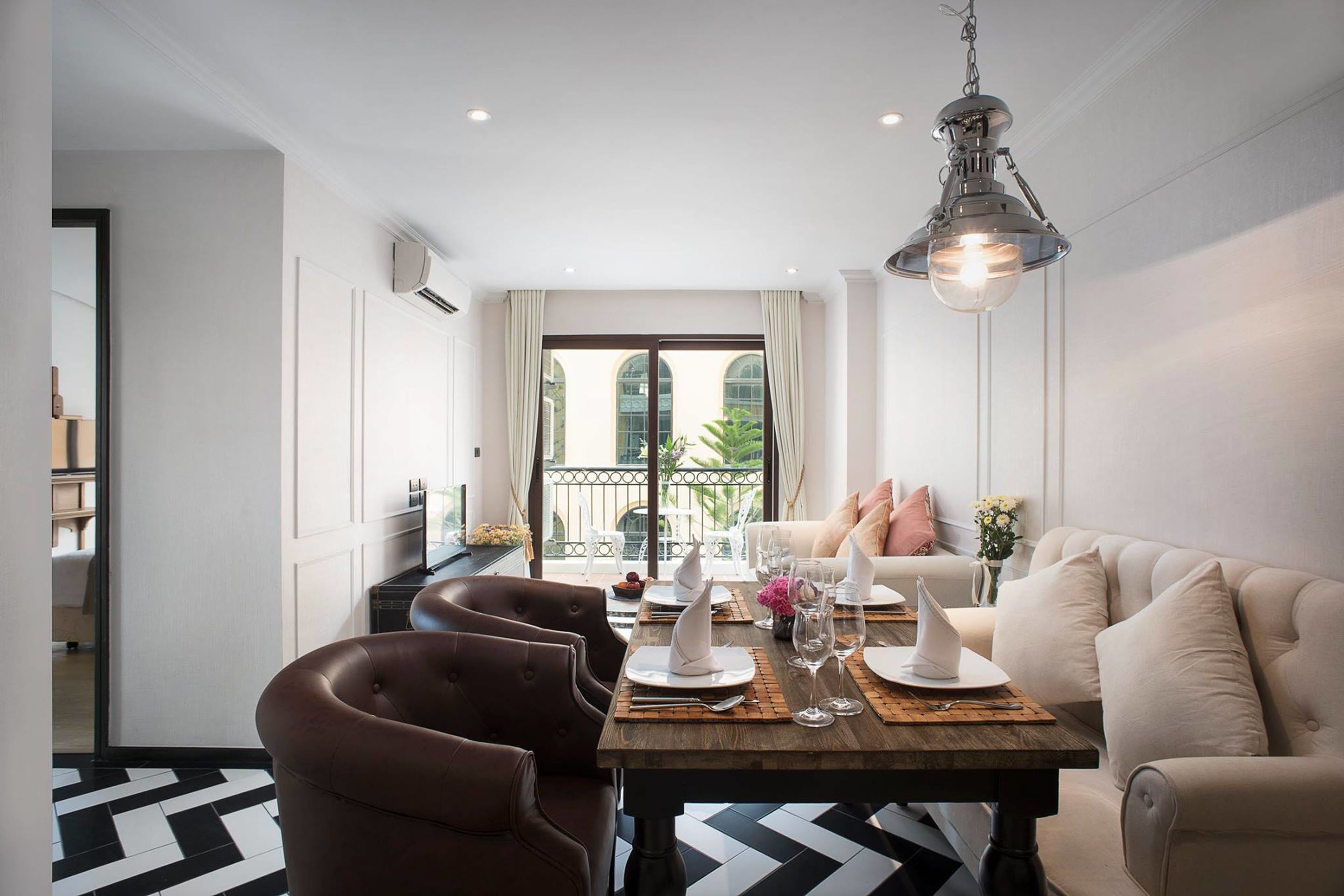 Symphony Family Suite | In-room dining