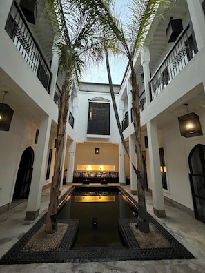 شرفة/رواق