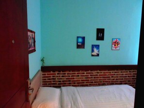 Free WiFi - 25 Four Seasons Youth Hostel (Qingdao)